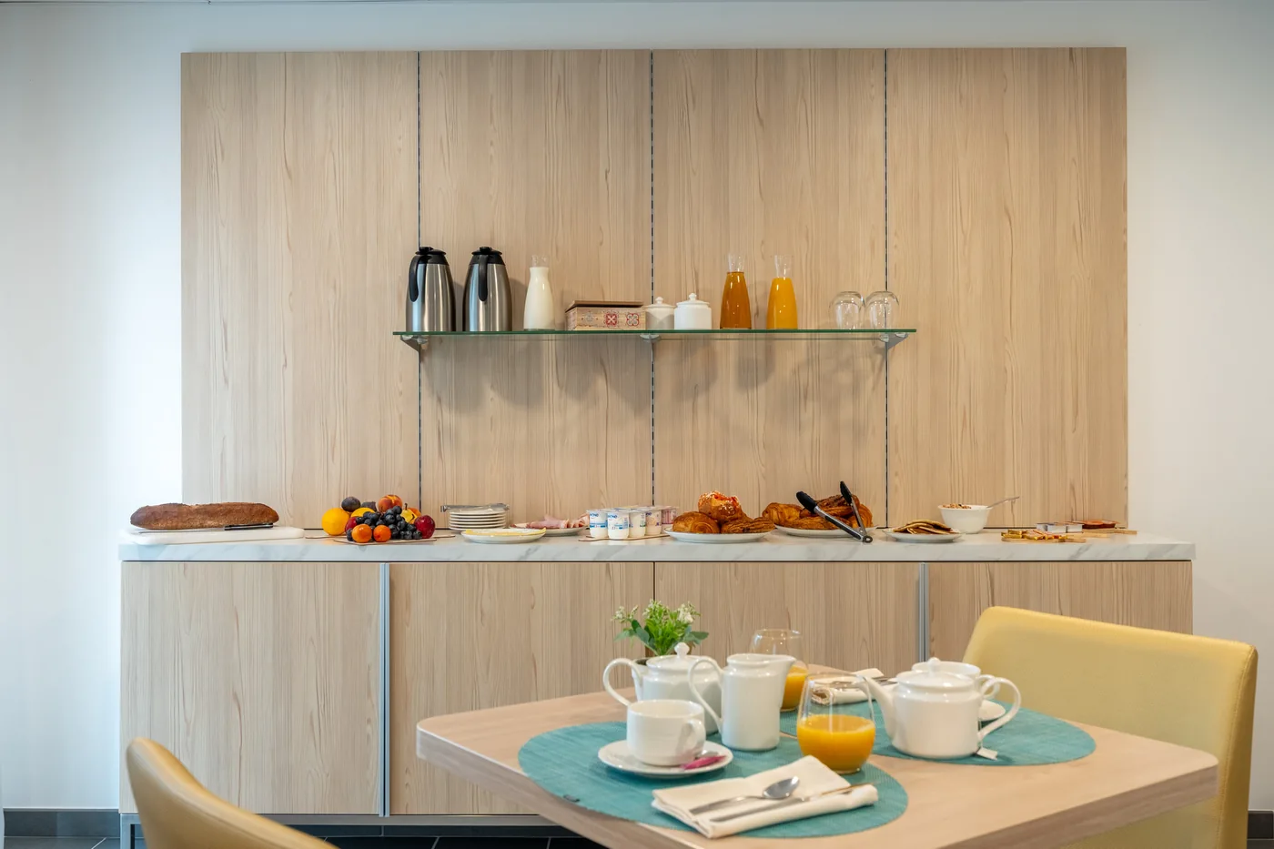 Salle petit-déjeuner Zenitude Bourgoin-Jallieu — photographe hôtelier